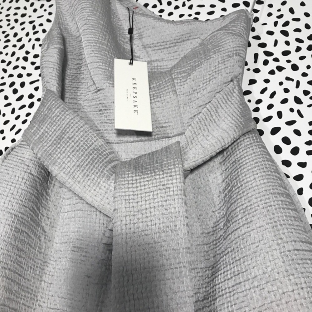 NWT Keepsake Rapture One Shoulder Top In Gray - Picture 7 of 7